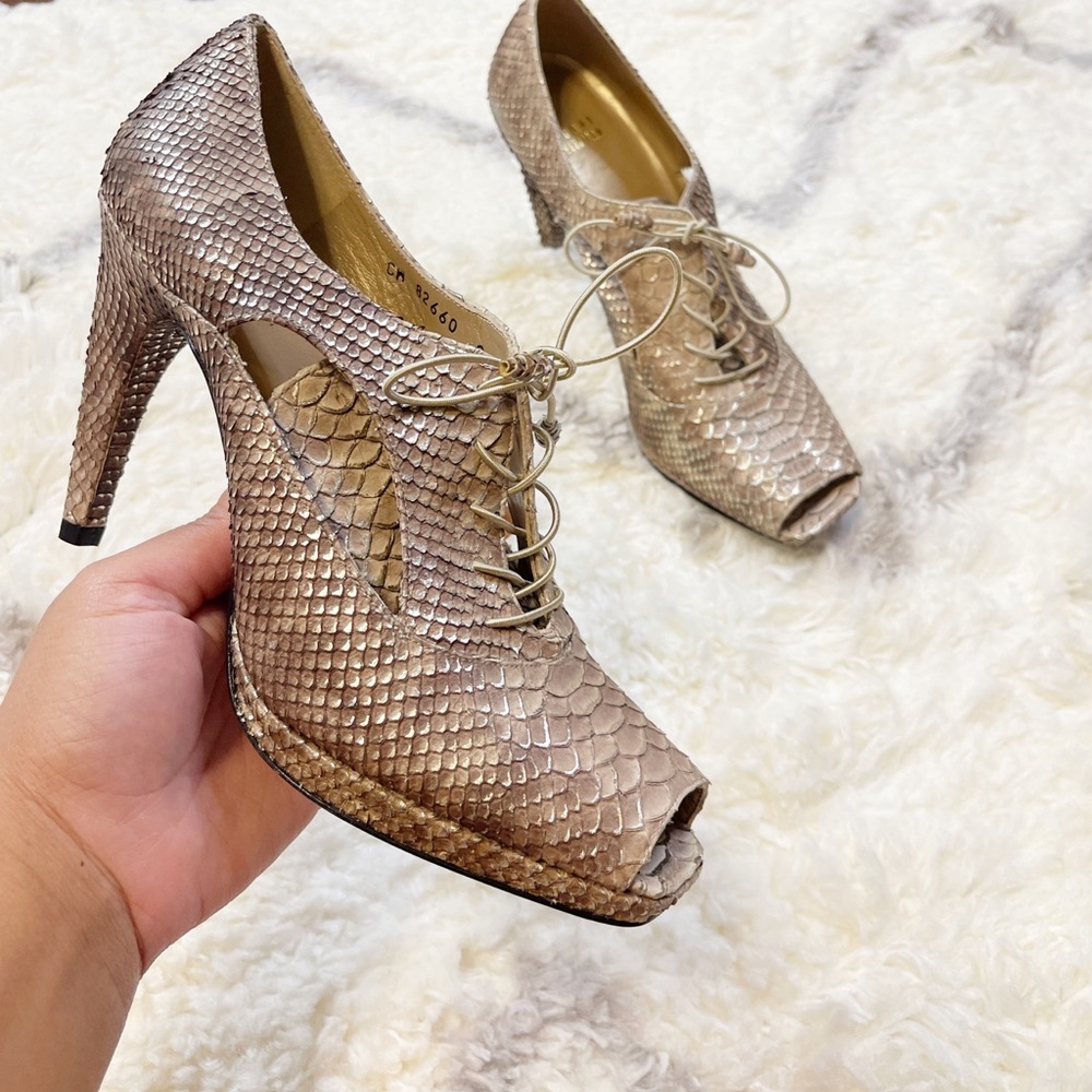 Stuart Weitzman Gold Cream Snake Crocodile Booties Heels Open Toe Laces size 9